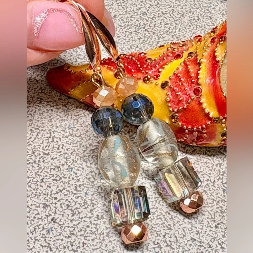 Elegant lampwork artisan glass and rose gold Earrings - Picture 4 of 8